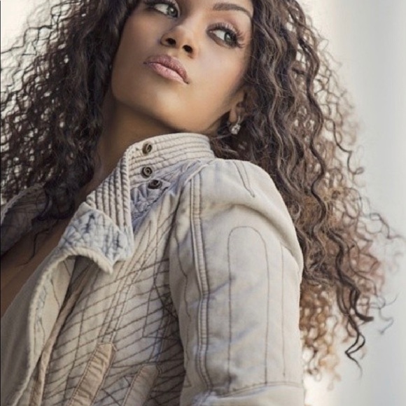 Meet your Posher, Keriyani - Picture 3 of 3